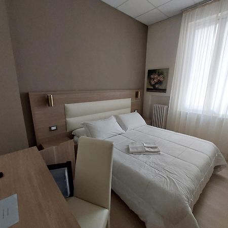 Hotel Tina Диано-Марина Экстерьер фото