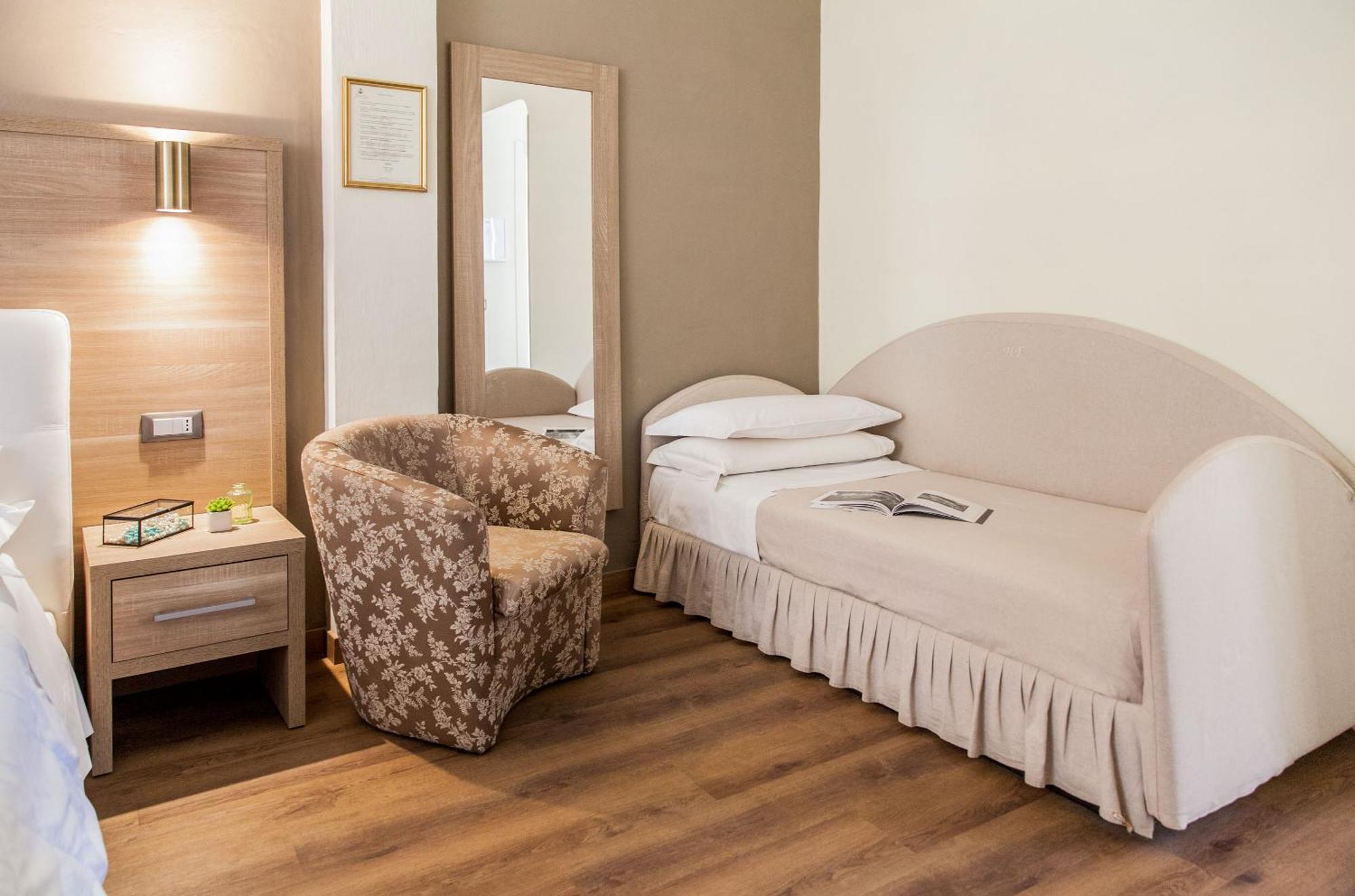 Hotel Tina Диано-Марина Экстерьер фото