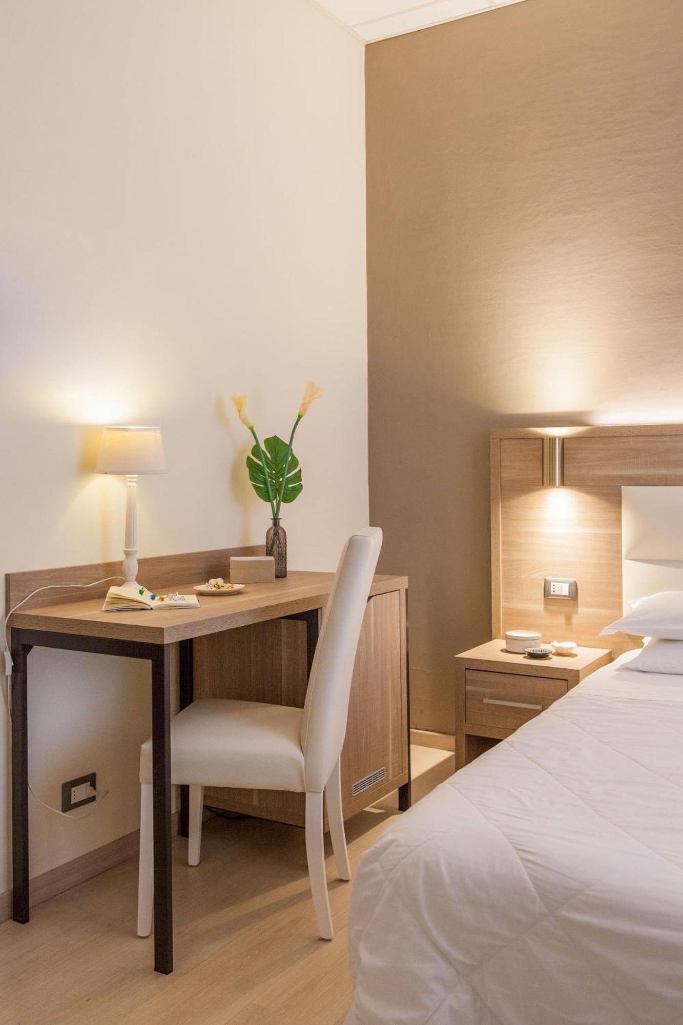Hotel Tina Диано-Марина Экстерьер фото