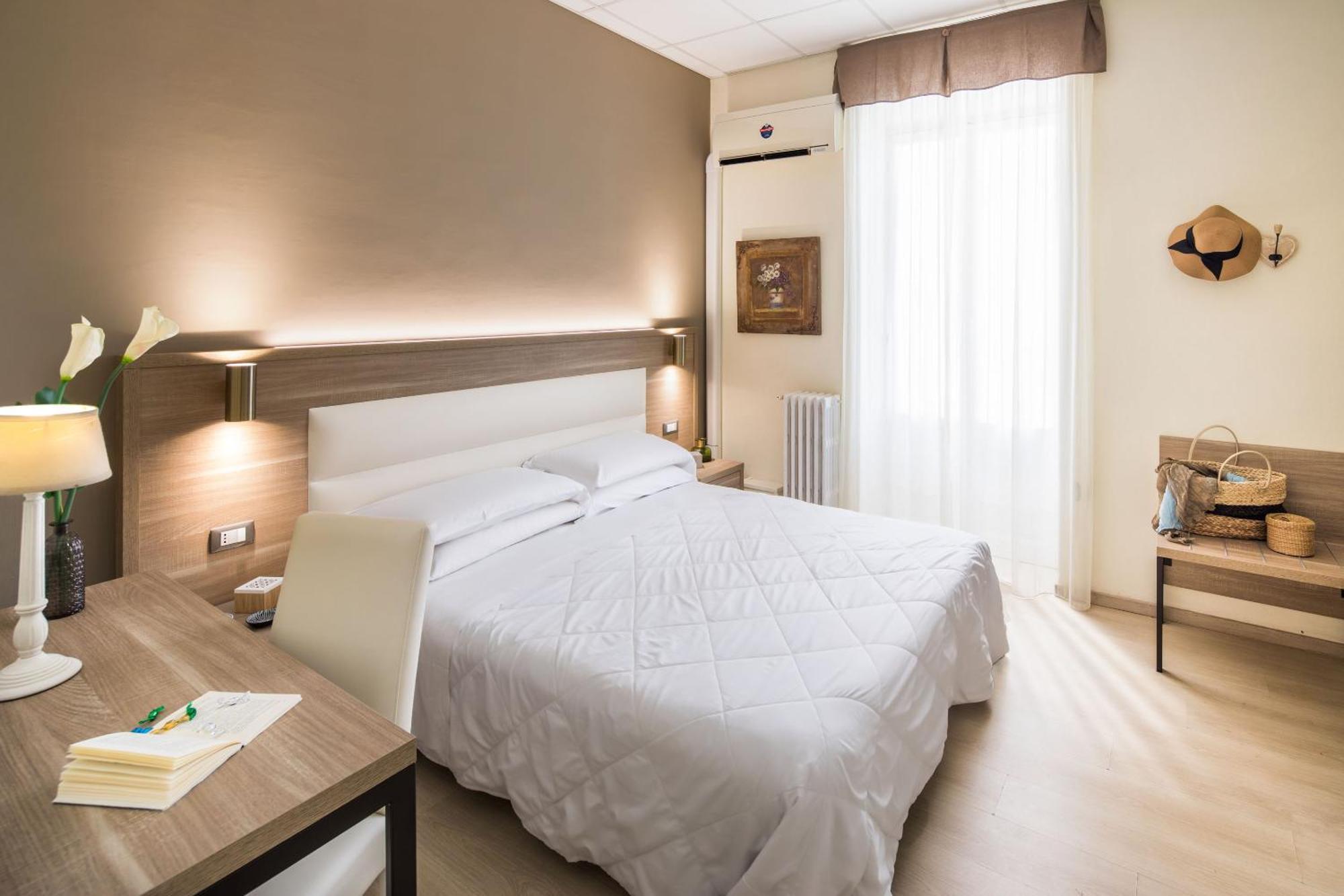 Hotel Tina Диано-Марина Экстерьер фото