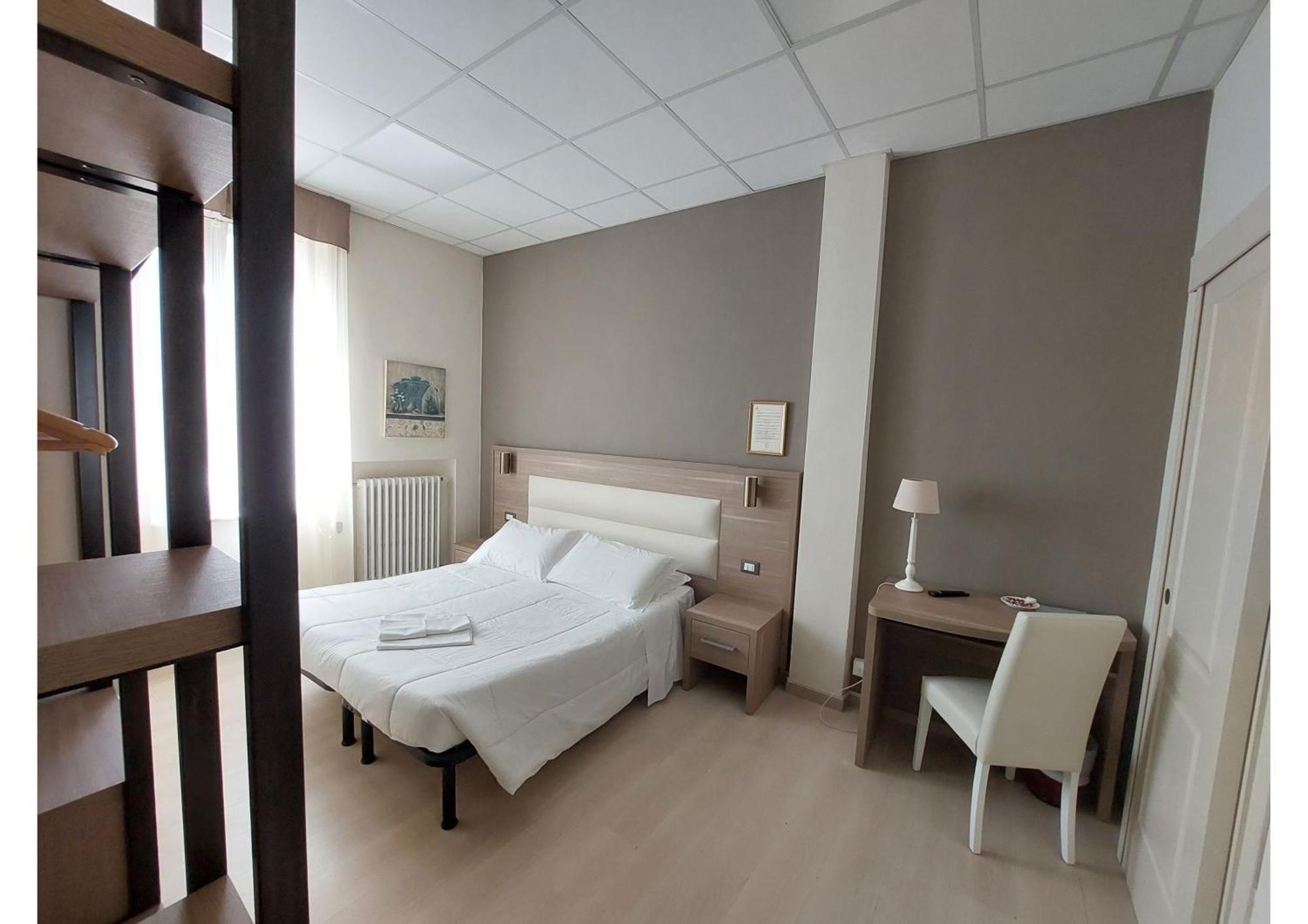 Hotel Tina Диано-Марина Экстерьер фото