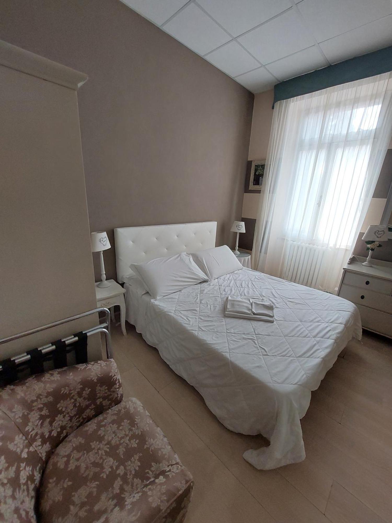 Hotel Tina Диано-Марина Экстерьер фото