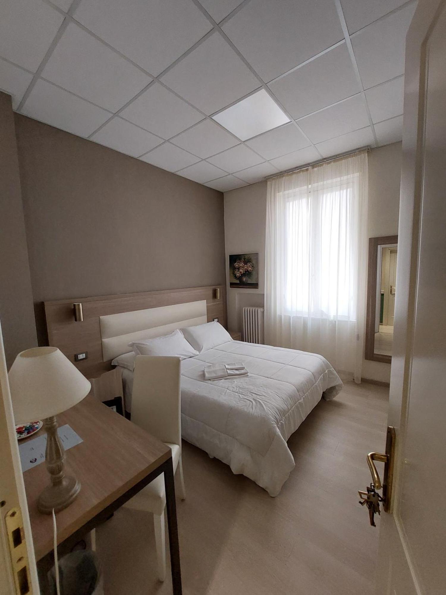 Hotel Tina Диано-Марина Экстерьер фото