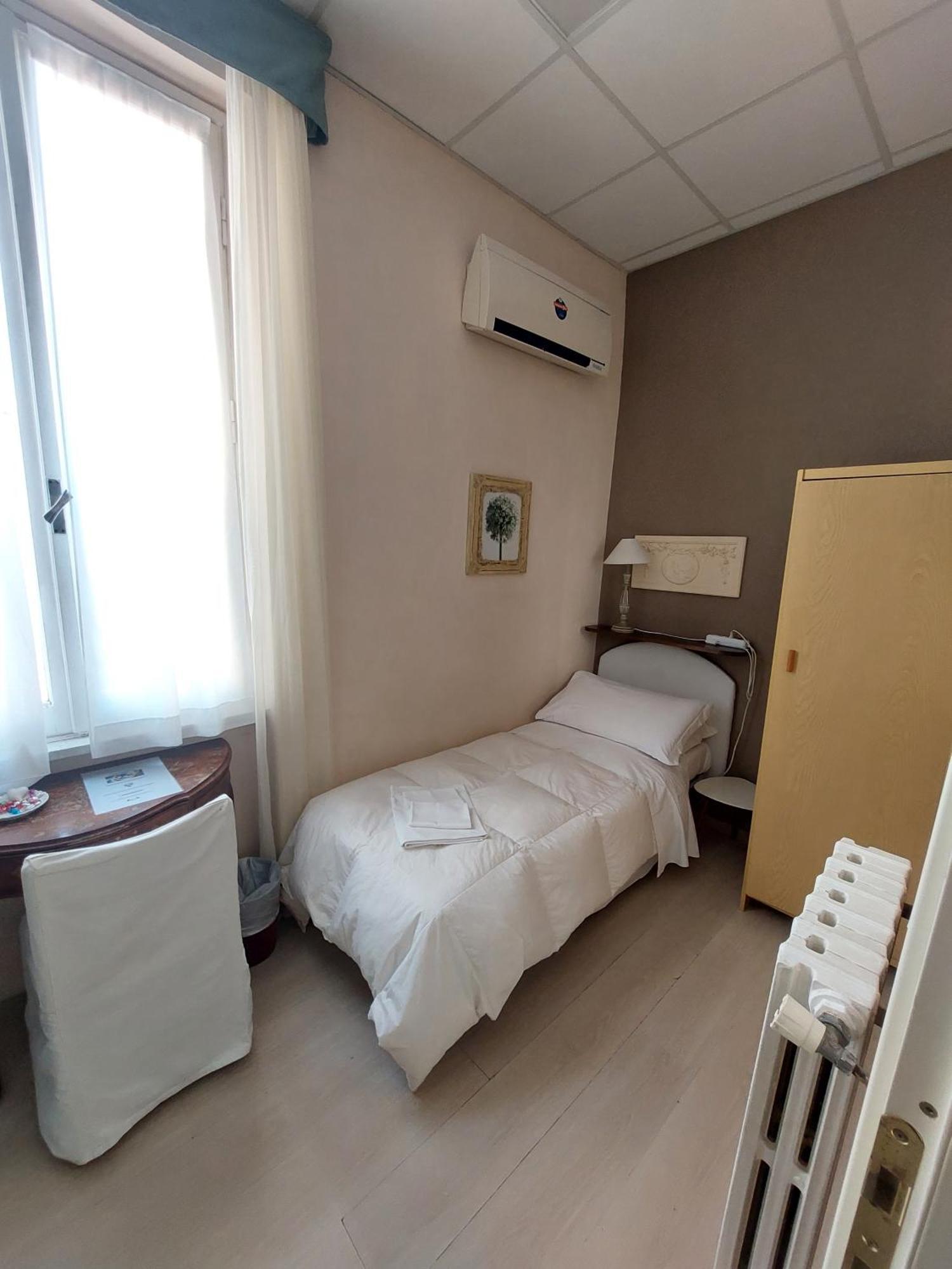 Hotel Tina Диано-Марина Экстерьер фото